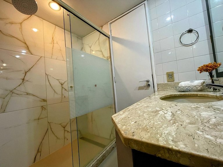 Copacabana - Posto 3 com Piscina, Academia e Vaga