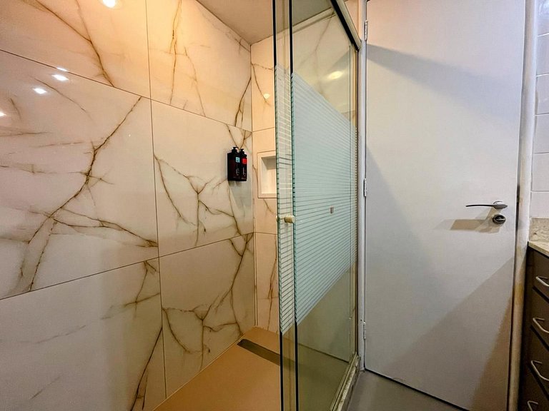 Copacabana - Posto 3 com Piscina, Academia e Vaga