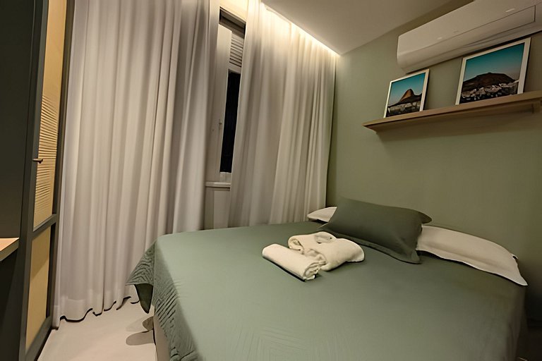 Praia de Botafogo, shopping, bares e metrô