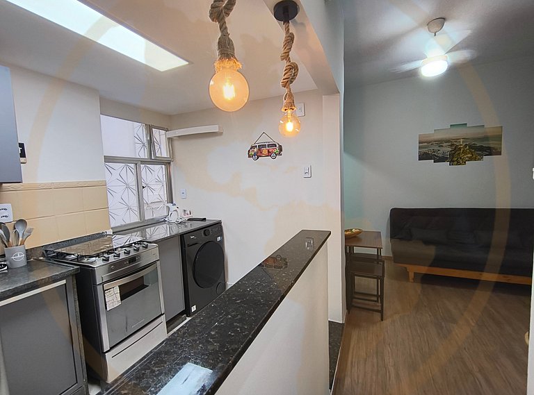 Ipanema - Jangadeiros, 5 min praia e 1 min metrô.