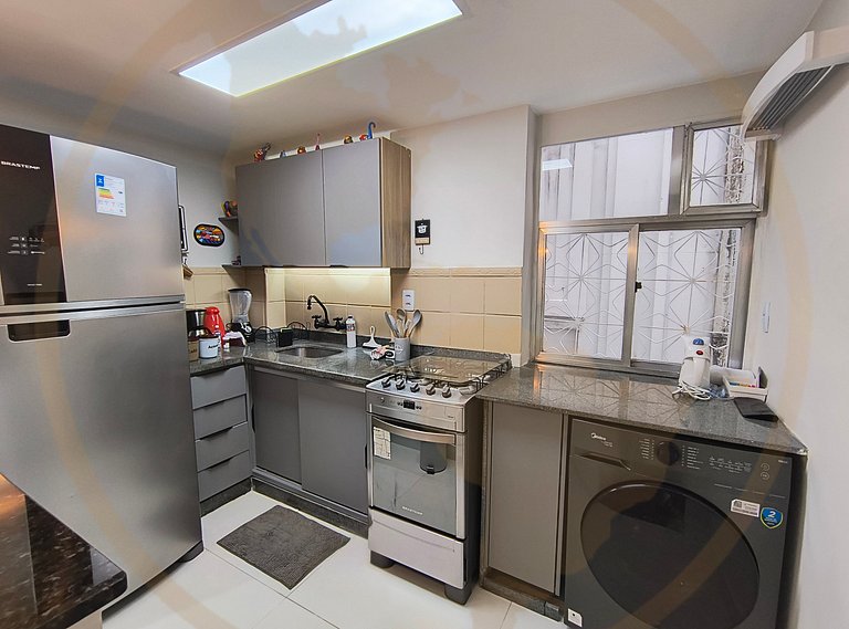 Ipanema - Jangadeiros, 5 min praia e 1 min metrô.