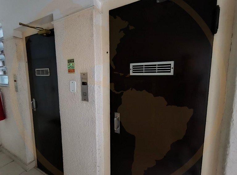 Ipanema - Jangadeiros, 5 min praia e 1 min metrô.