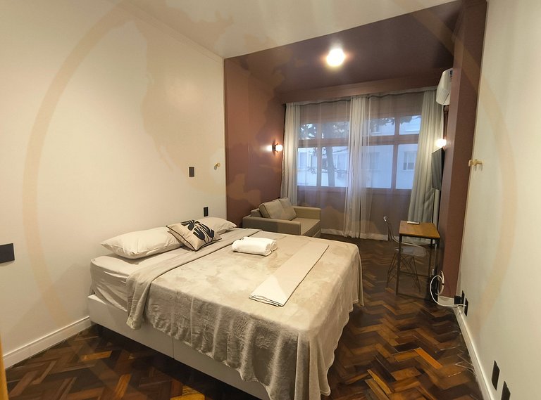 Leme - Av. Atlântica, pé na areia