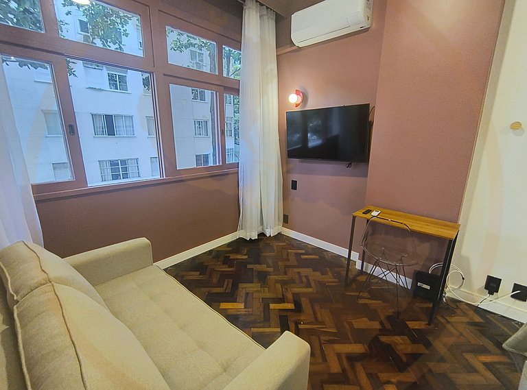 Leme - Av. Atlântica, pé na areia