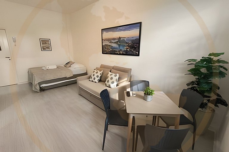 Estúdio "Tipo Casa" na Quadra da Praia do Leblon