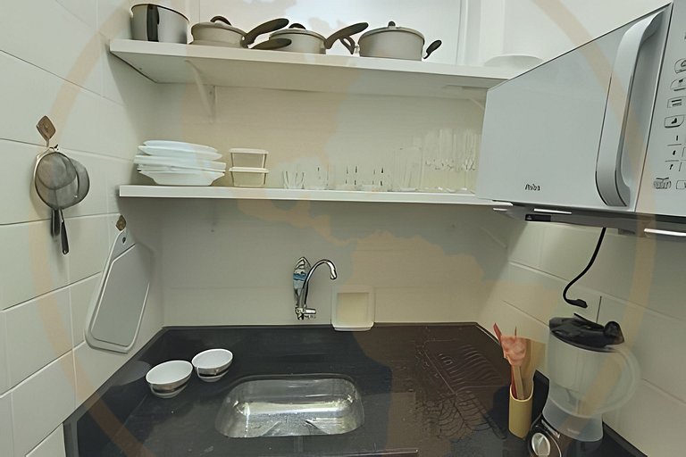 Estúdio "Tipo Casa" na Quadra da Praia do Leblon