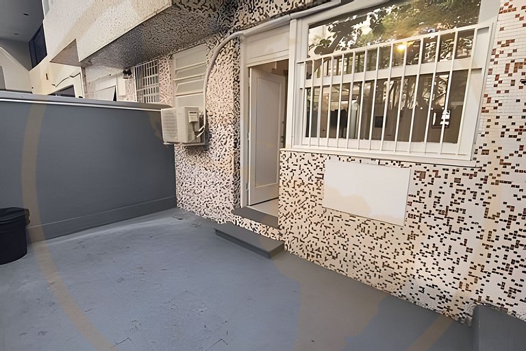 Estúdio "Tipo Casa" na Quadra da Praia do Leblon