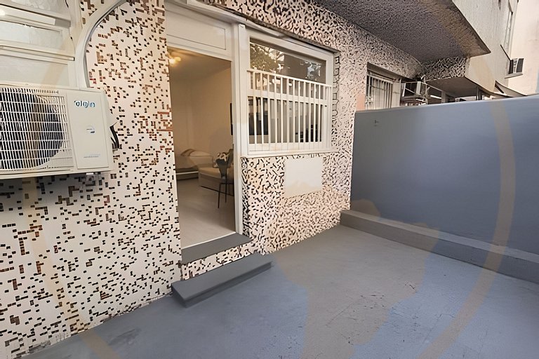 Estúdio "Tipo Casa" na Quadra da Praia do Leblon