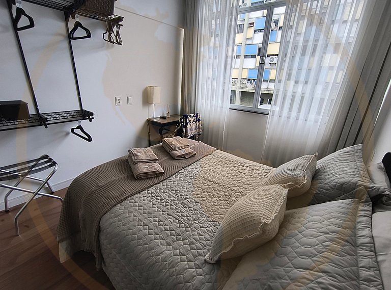 Estúdio moderno a poucos passos da praia