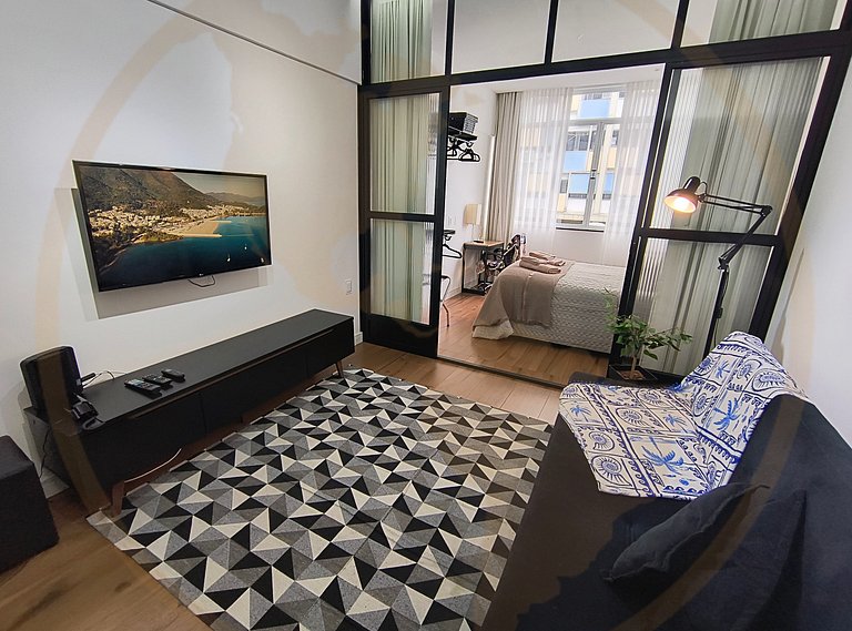 Estúdio moderno a poucos passos da praia