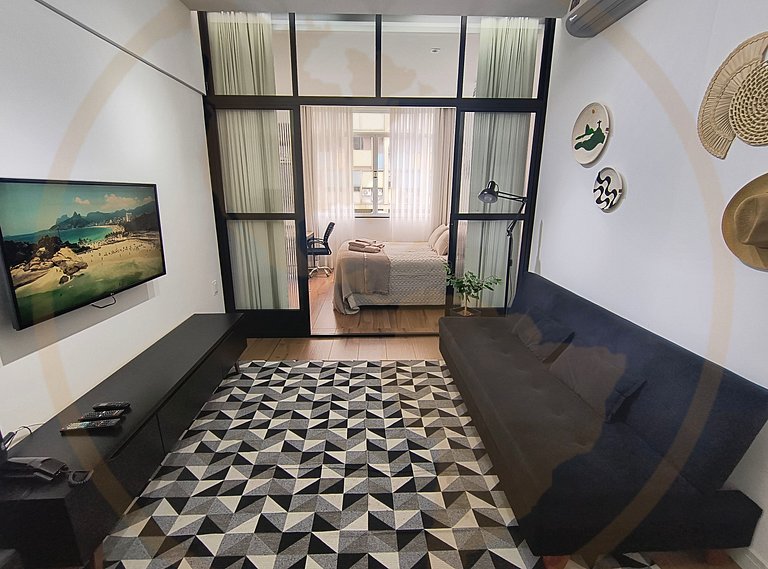 Estúdio moderno a poucos passos da praia