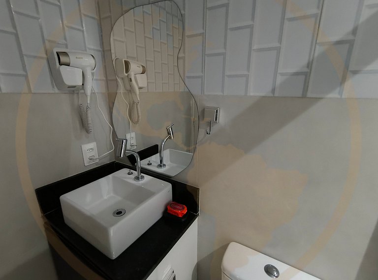 Estúdio moderno a poucos passos da praia