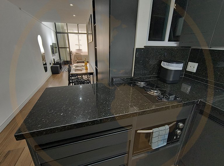 Estúdio moderno a poucos passos da praia