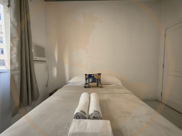 Copacabana: Apartamento equipado na praia