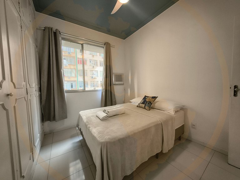 Copacabana: Apartamento equipado na praia