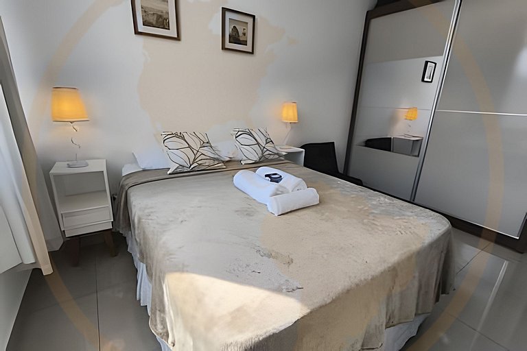 Praia de Botafogo II, shopping, bares e metrô