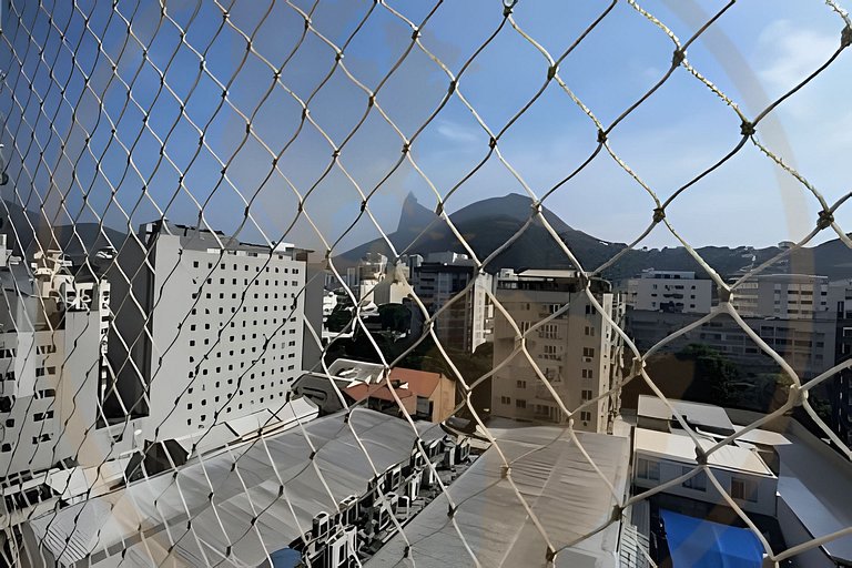 Praia de Botafogo II, shopping, bares e metrô