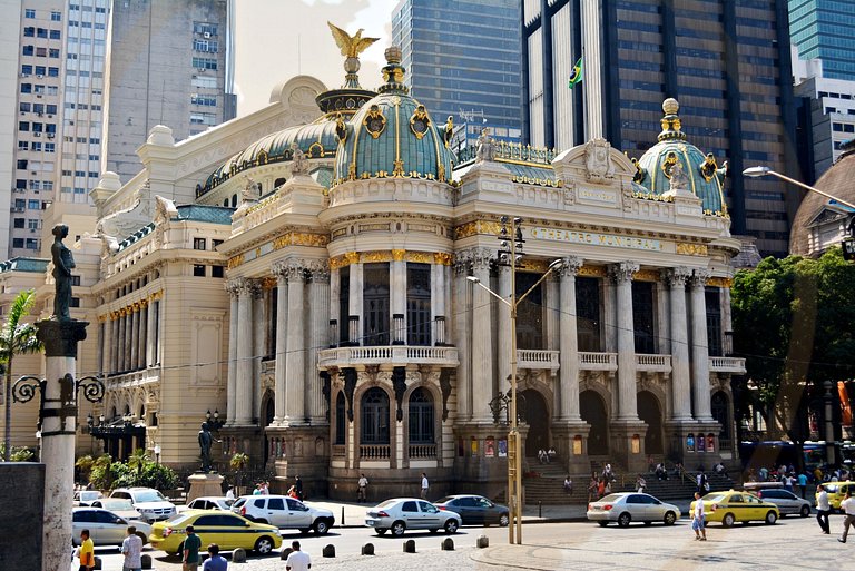 Praia de Botafogo II, shopping, bares e metrô